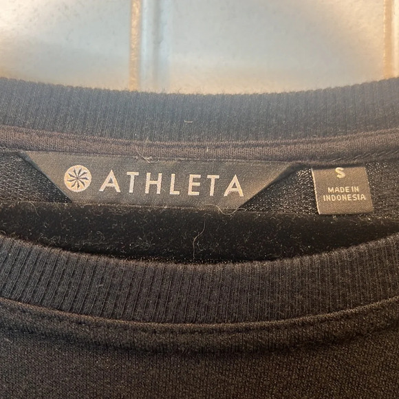 Athleta‎ Black Nirvana Twist Front Clarity Sweatshirt. Size Small. - Picture 3 of 9